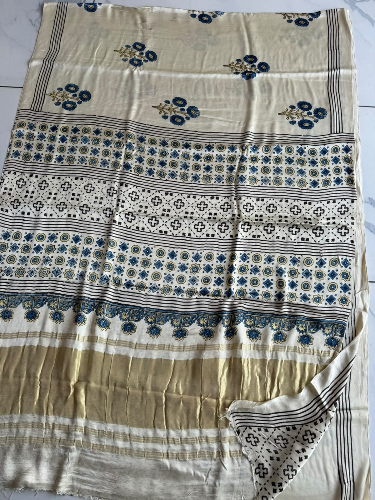 New Arrival Premium Modal Silk 2pc Suit
Top – Modal Silk (2.50 mtr)
Dupatta – Modal Silk (2.50 mtr)
Vanaspati Ajrakh
Kutch Ajrakh Elegant look | Premium Quality | Festive & Party Wear