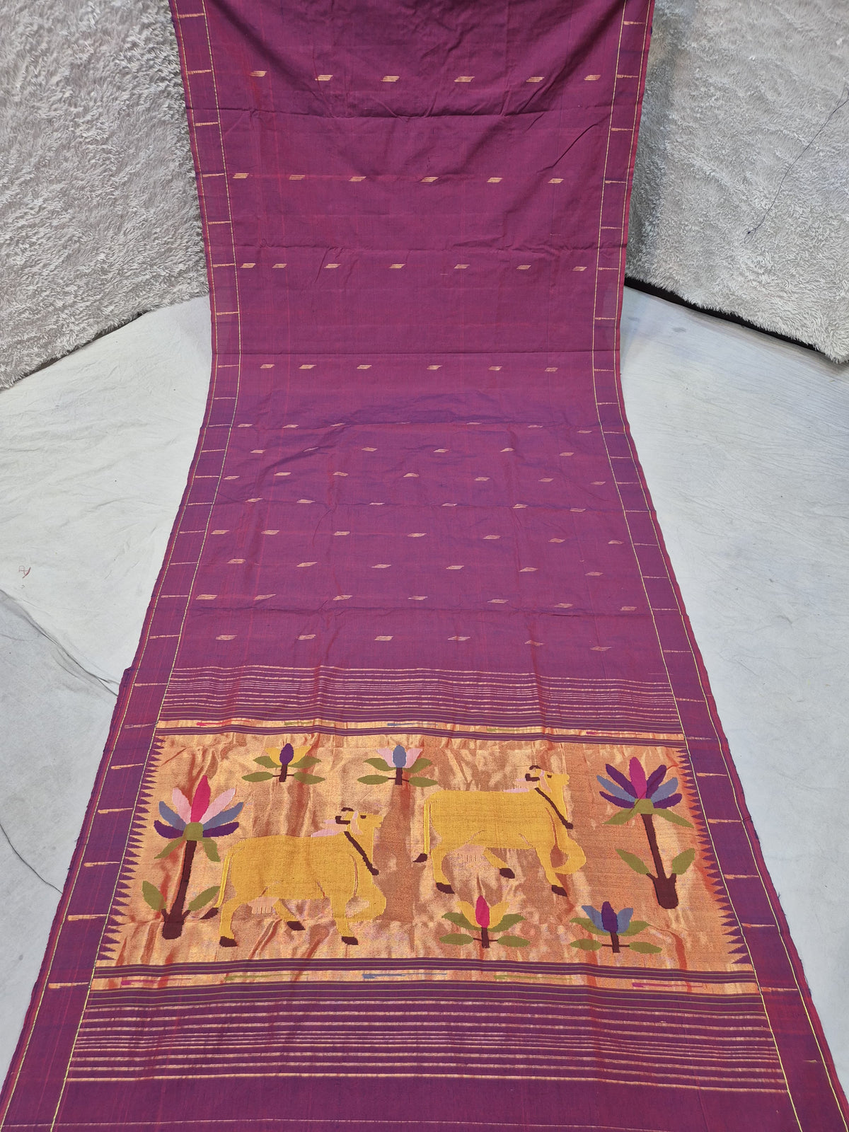 Ek muniya
cotton handwoven
paithanis