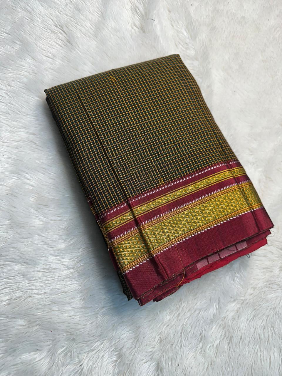 Special Boxchecks Ilkal Sare
Beautiful Colours
Trendy Ilkal Pure Silk Pallu & Blouse Saree
Border Type : Chikki Paras Border
Fabric Body: Cottonsilk
Palla: Pure Silk
Color: All Available
Blouse: Running- attached to the saree.
Saree length: 6.20m