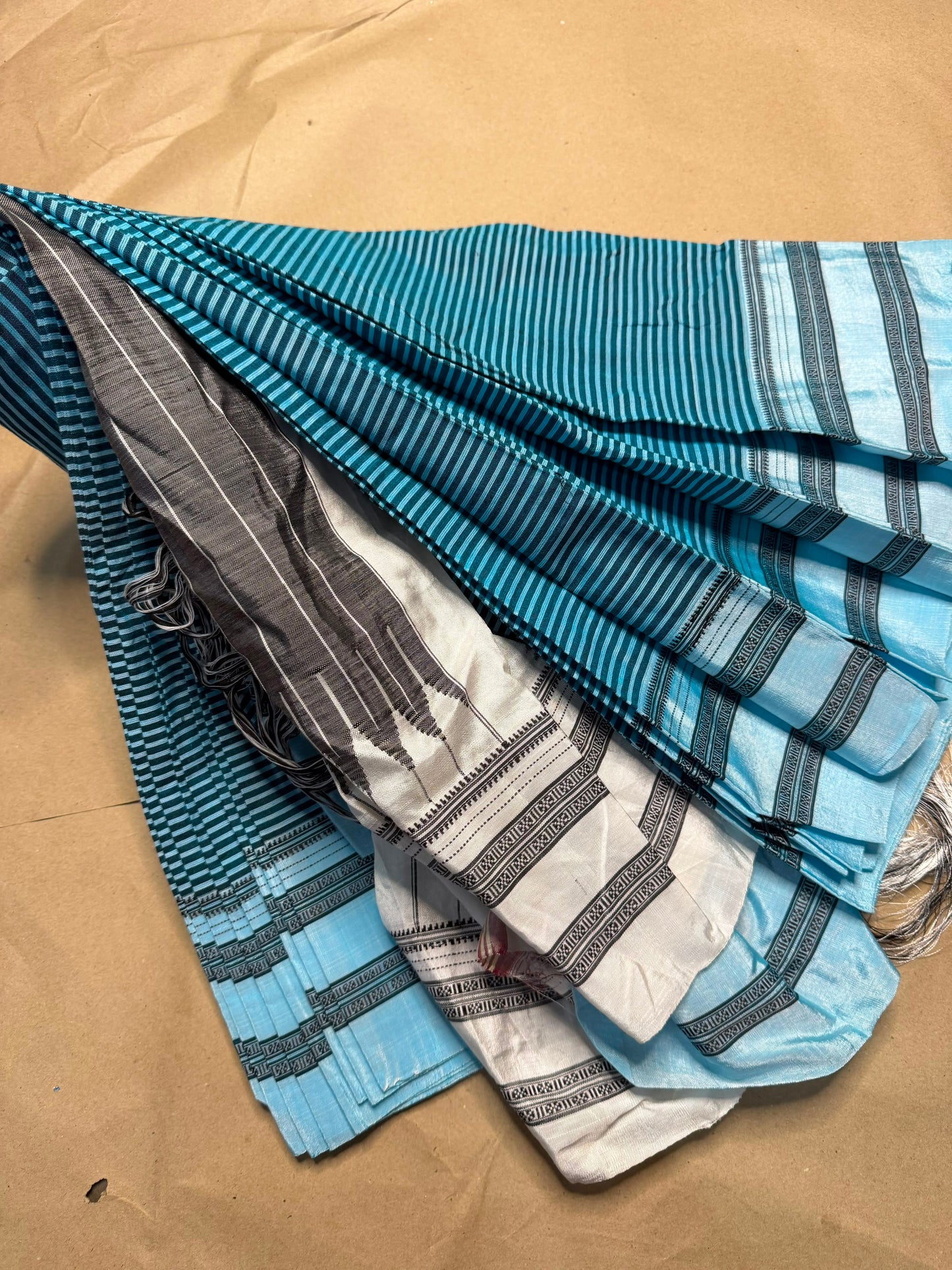 Material - viscos by cotton with Cotton By Cottan
Border - *Gayatri And Chikki Big border
Saree Name -ilkal special Gayatri saree
Pallu -*silk pallu*
Blouse -running
Handloom - *Hand Loom*
Saree length- 7.2