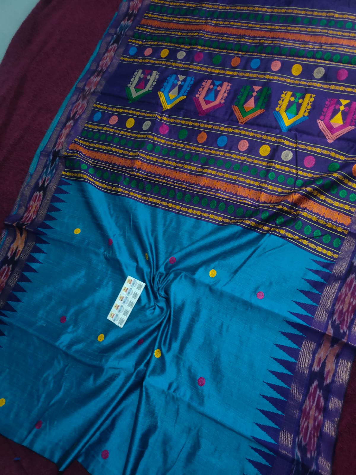 *Pure raw silk handloom Dolabedi temple border saree with contrast blouse*
Silk mark certified