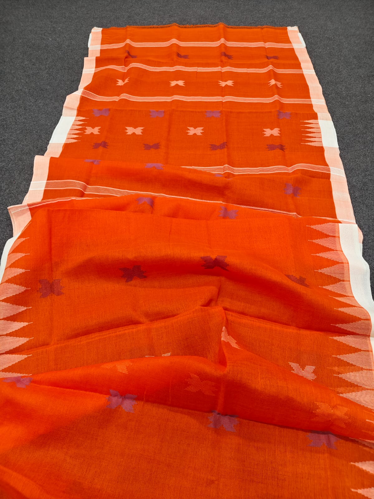 Authentic handloom
monipuri cotton saree
With bp