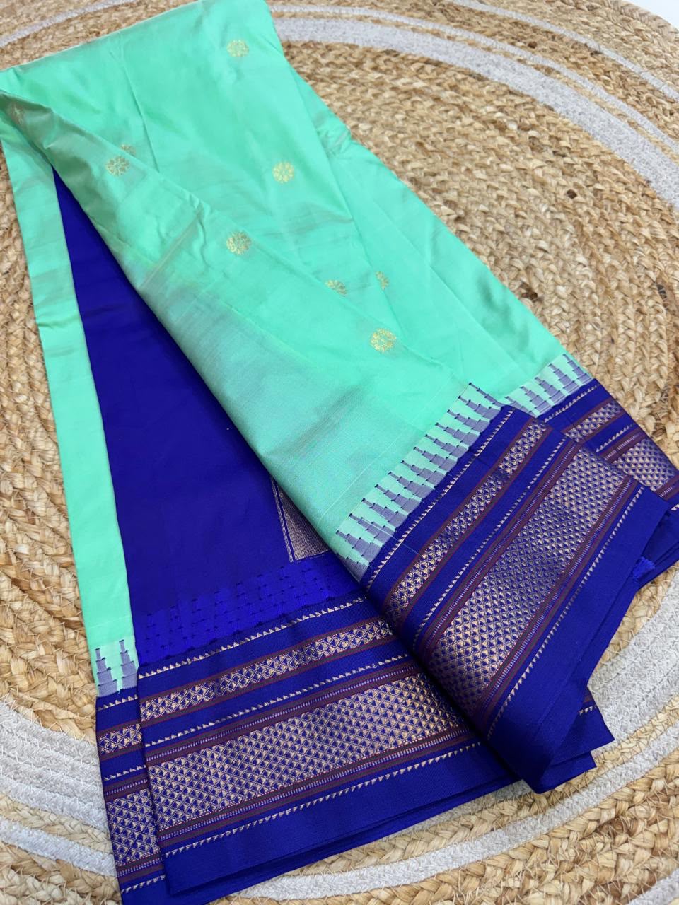 *All New Colours*
*Exclusive silk ilkal saree*
*Pure silk korvai temple border* with *body butta* design superior quality ilkal saree & contrast blouse
6.10mtrs length
Full body pure silk
Border, pallu & blouse semi silk
