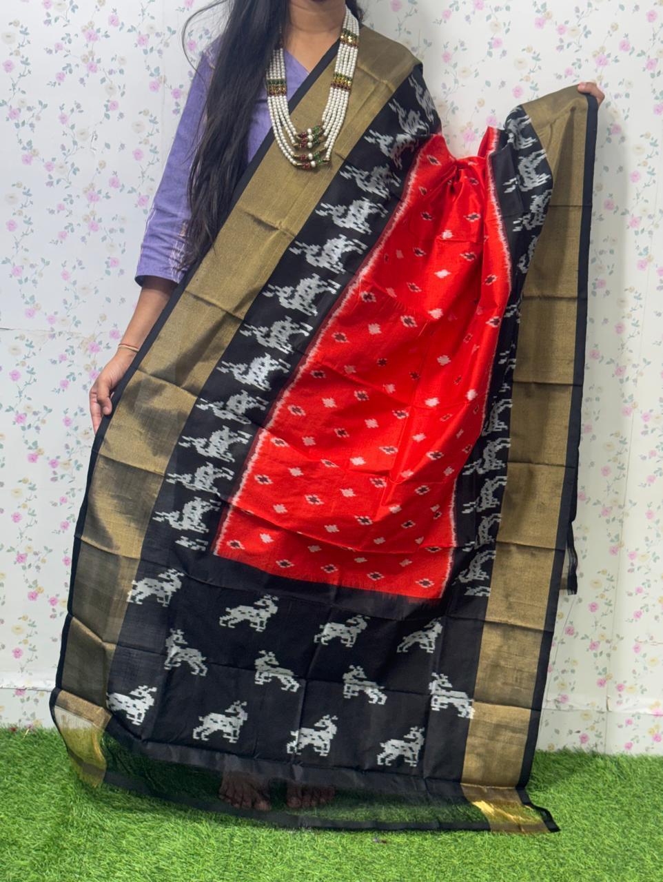 *IKKAT SILK DUPPATA*
*Length: 2.5 meters*
*Height: 36 inches*