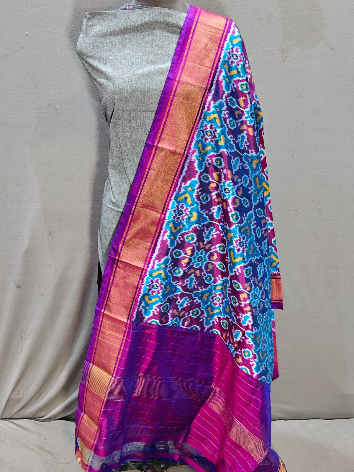 Pochampally IKKAT SILK duppata*
🎉*Length: 2.5 meters*
🎉*Height: 36 inches*