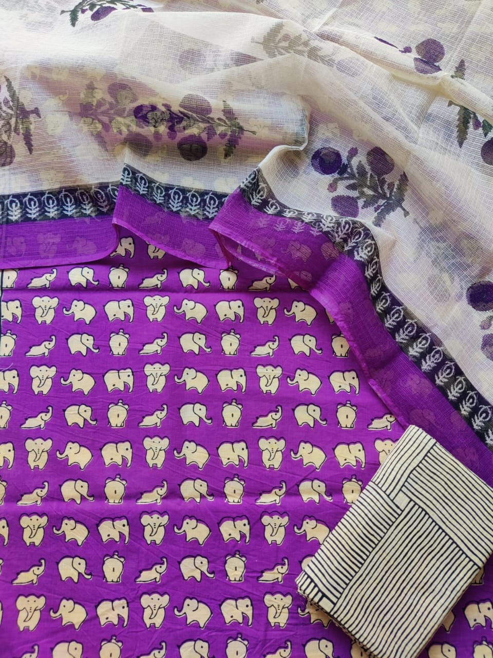 Now new arrivals
Block printed cotton suit with kota doriya duppta
Top @ bottom *cotton*
Duptta *kota doriya*