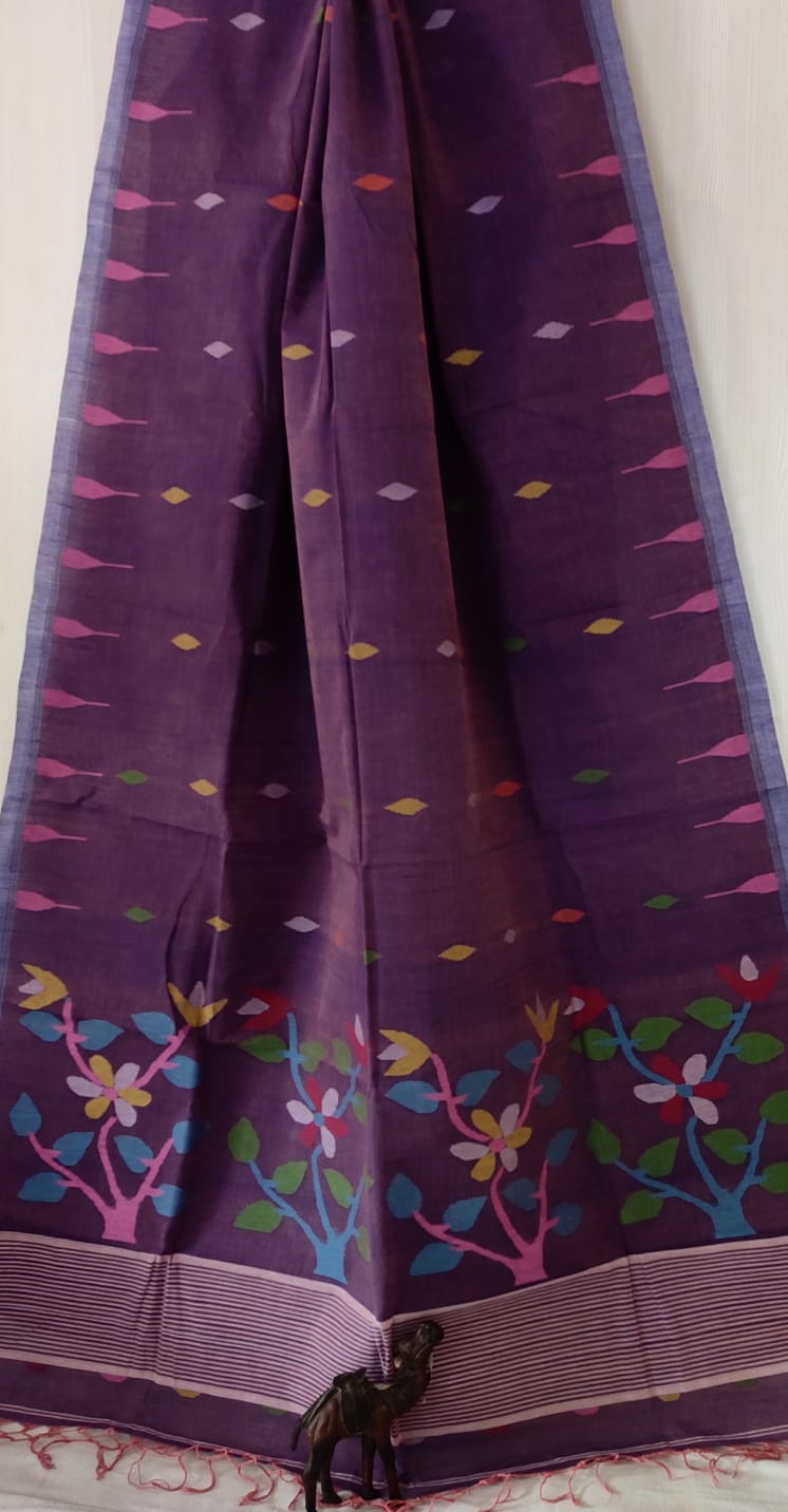 Very exclusive,Beautiful 100 Count pure
Cotton by Cotton Hand Spoon jamdani
with temple border with very
elegant jamdani motif pallu
Without bp