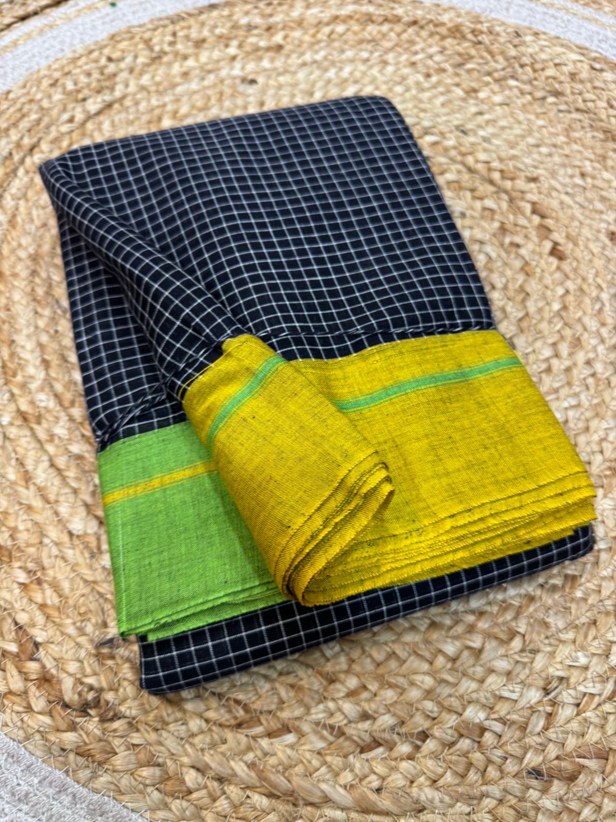 *Patteda anchu with Handloom mark New Designs*
Pure cotton handwoven *patteda aanchu*
saree With Running Blouse same as body
