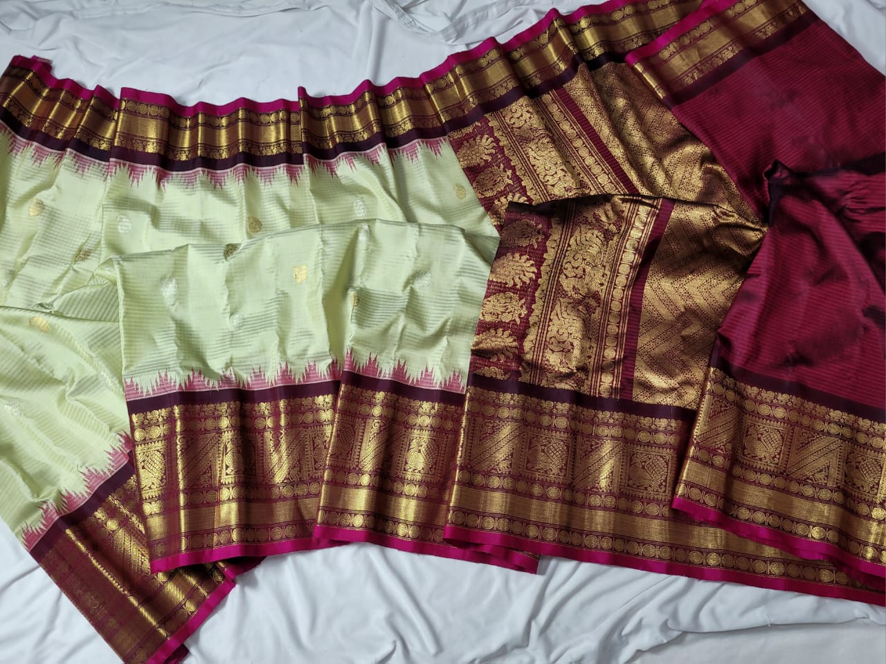 Abhila | Pure Pattu Gadwal Sarees
