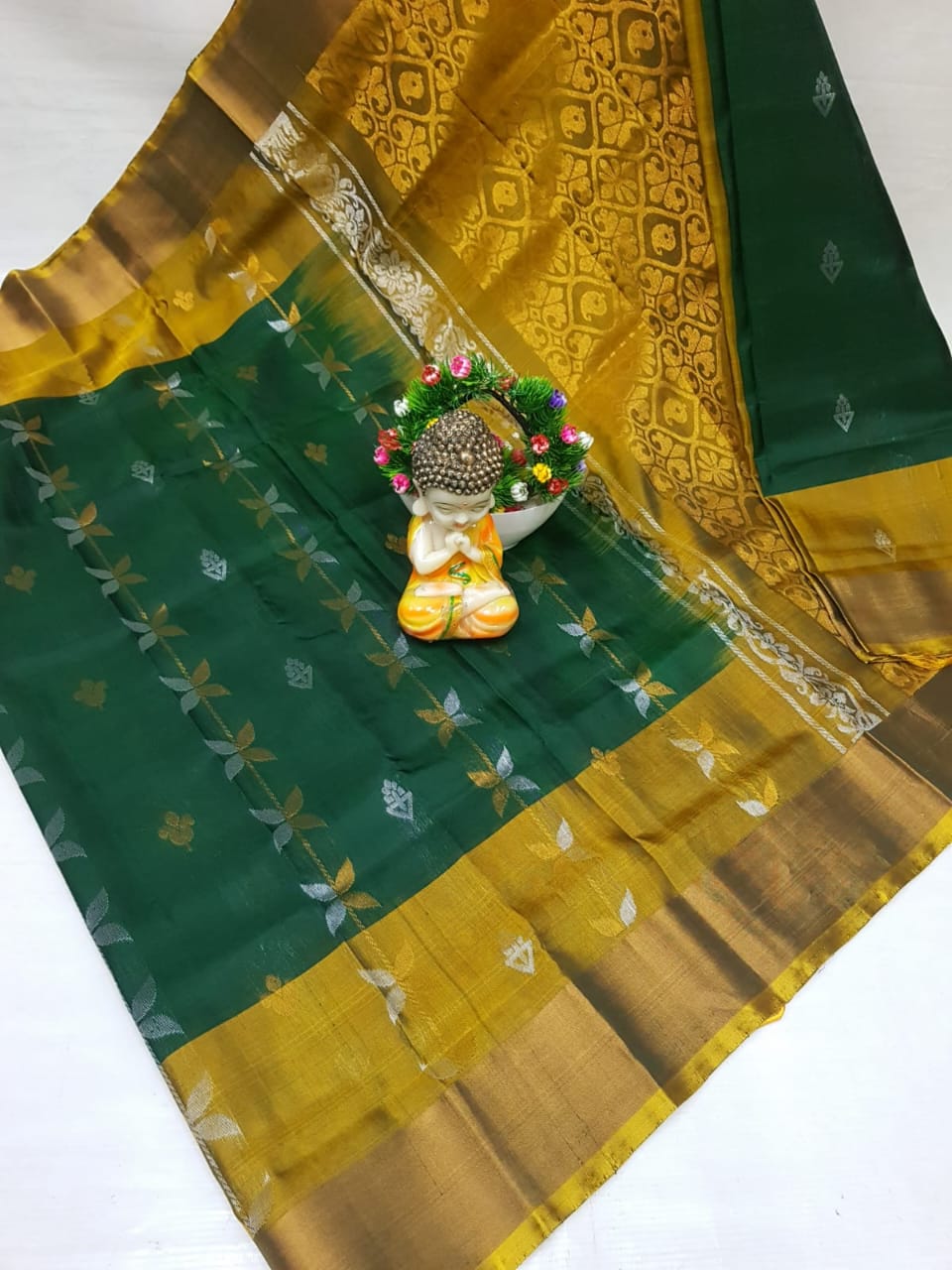 🌹💐uppada pattu 💐
🌹💐Butterfly checks Buta sarees
Fabric: uppada pattu /pattu 🌹💐