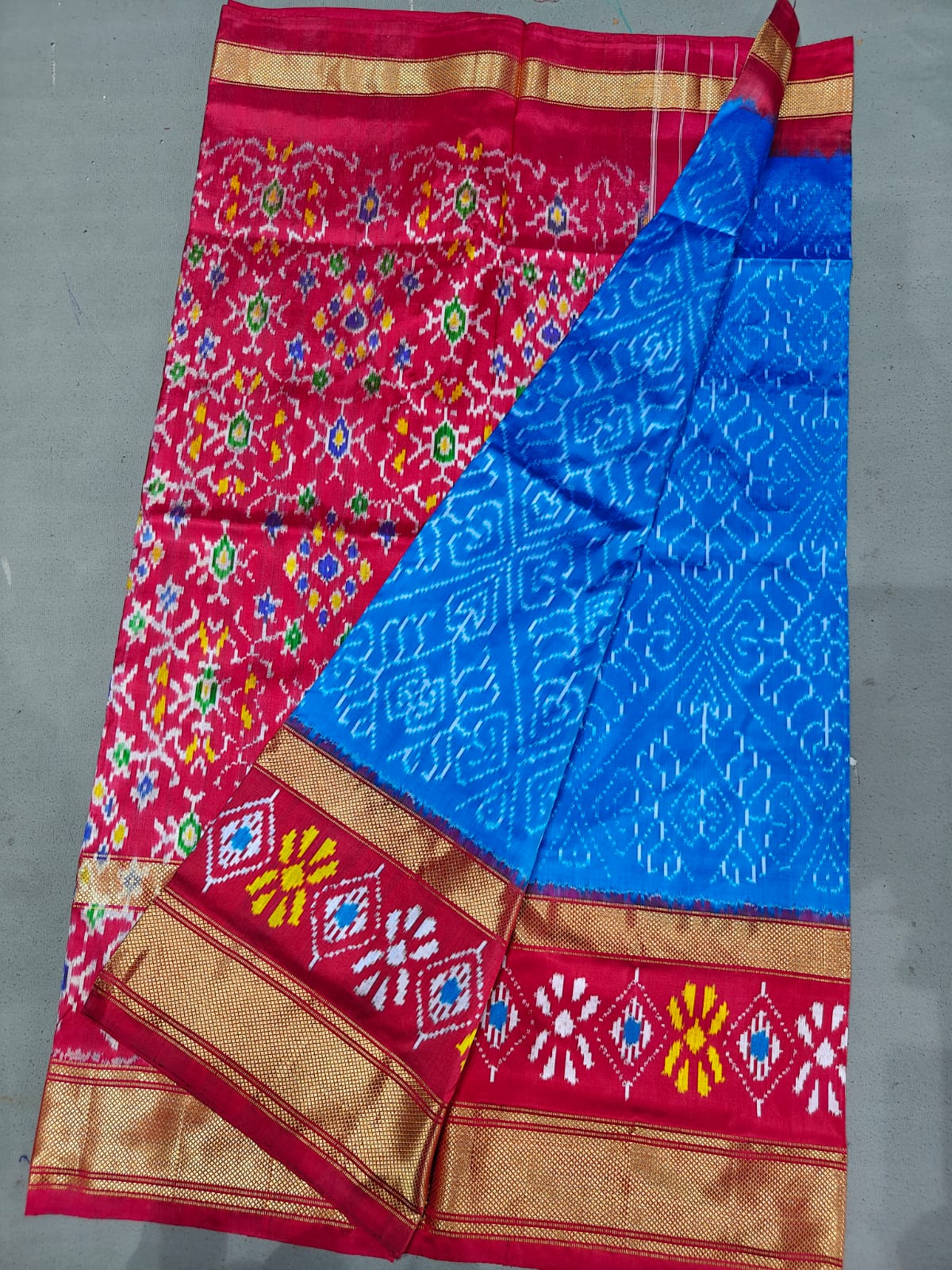 Latest and Exclusive
*IKKAT SILK SAREES*
👉🏻 *EXCLUSIVE SPL DESIGN SAREES**
Silk mark Certified
Double weaving
*Spl KADDI PET BORDER SAREES*