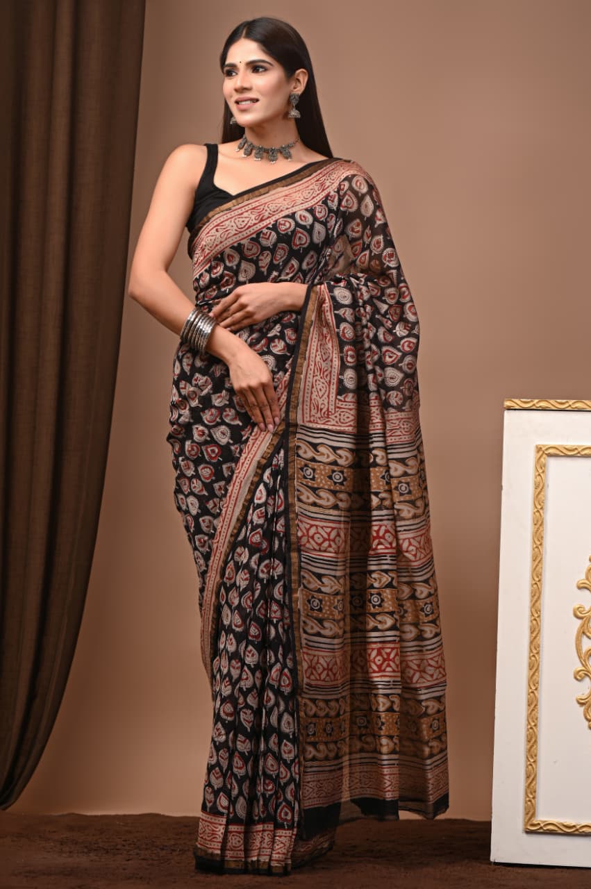 Chanderi silk sarees traditional collection
Hand block printed chanderi silk Sarees with blouse
Natural dye n color
Super quality:,fine fabric:,
Size- 6.5