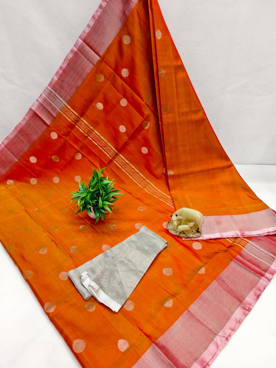 Umika | Pure silk uppada with dollar buttis