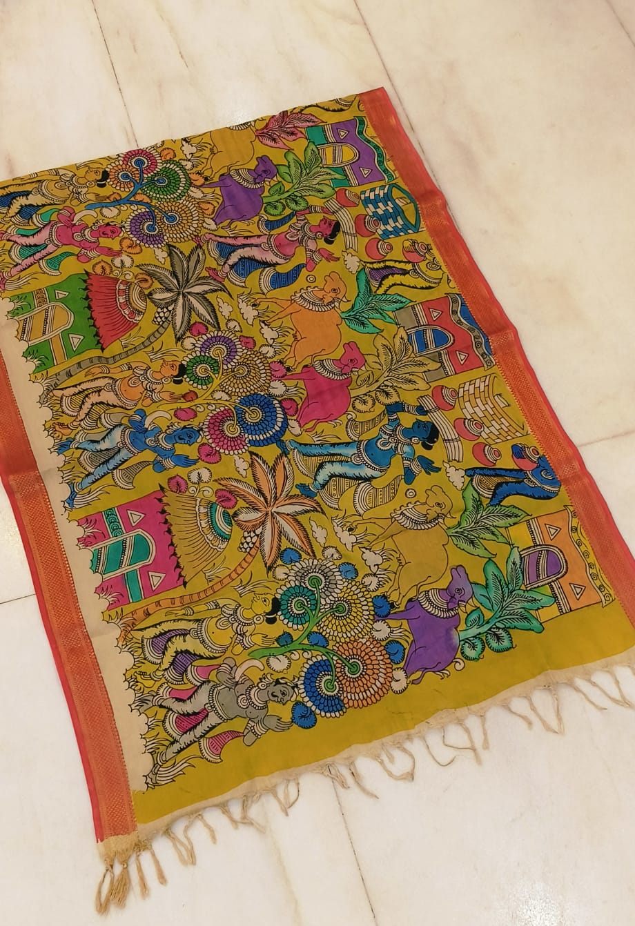 *Mangagiri silk duppatas*
*Pen kalamkari*
*Hand drawn hand painted*
*Length 2.25 mtr*
*Width: 36 inch*