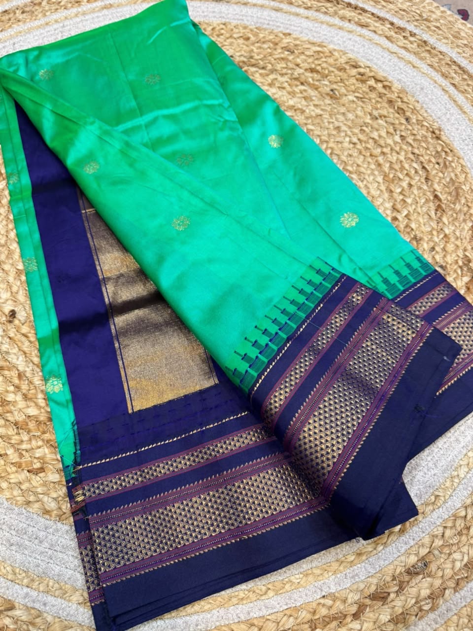 *All New Colours*
*Exclusive silk ilkal saree*
*Pure silk korvai temple border* with *body butta* design superior quality ilkal saree & contrast blouse
6.10mtrs length
Full body pure silk
Border, pallu & blouse semi silk