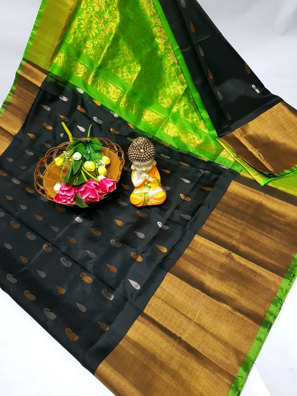 Urvee | Uppada Pattu Saree