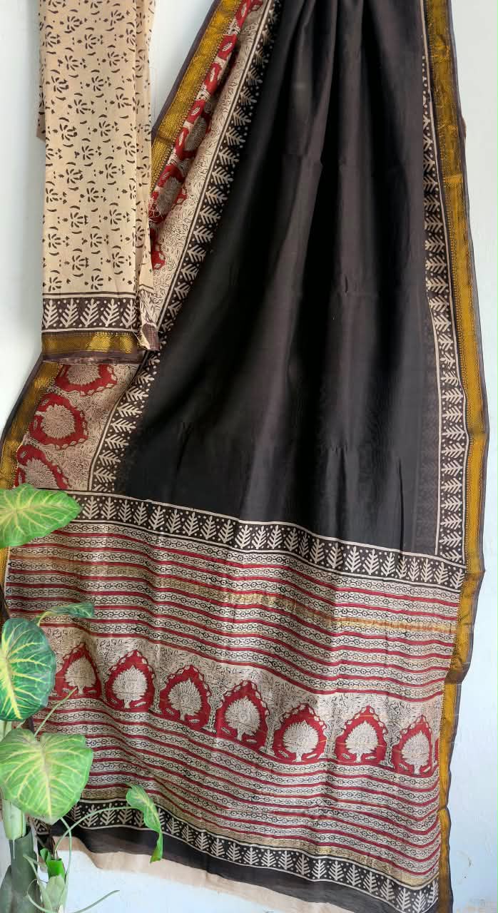 🍁Beautifully Crafted Maheshwari Silk Saree collection🍁
Specially Designed in Bagru jahota rapid dabu hand block print
100% Natural Dye
Fabric : Maheshwari Silk
Length : 5.5 Meters
Blouse Piece : 0.90 Meter