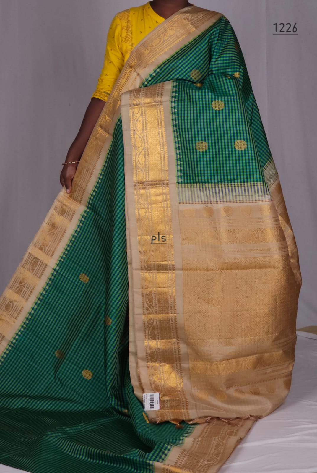 Garvita | Pure Pattu Gadwal Sarees