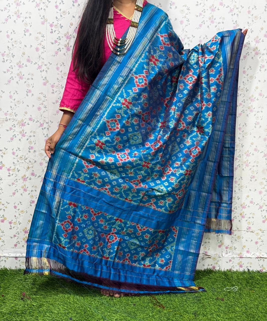 *IKKAT SILK DUPPATA*
*Length: 2.5 meters*
*Height: 36 inches*