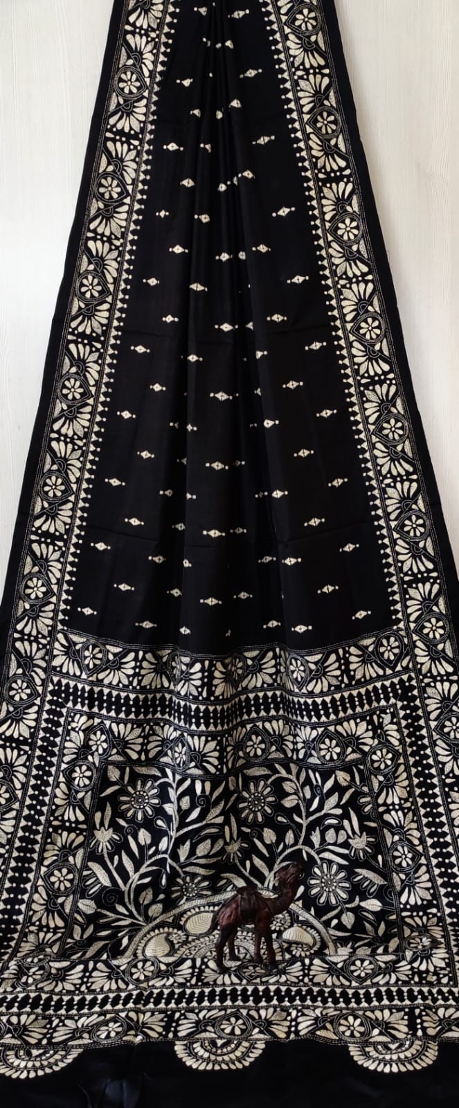 Beautiful kantha work on blended Bangalore silk
With kantha stich work bp
