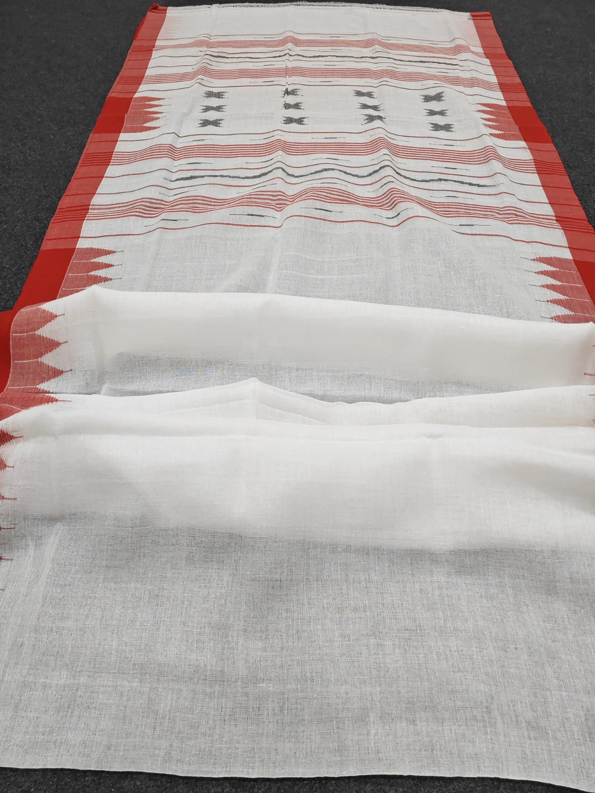 Authentic handloom
monipuri cotton saree
With bp