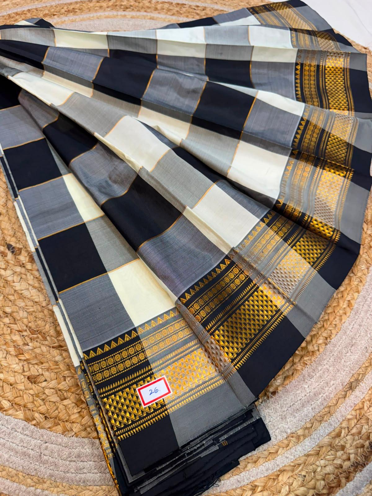 *ILKAL SAREE WITH SILK MARK*
Exclusive premium quality pure silk Multi colour checks with zari lines design ilkal saree With Fancy Temple design Jari Pallu and contrast blouse
6.10mtrs length
Premium quality ilkal saree
