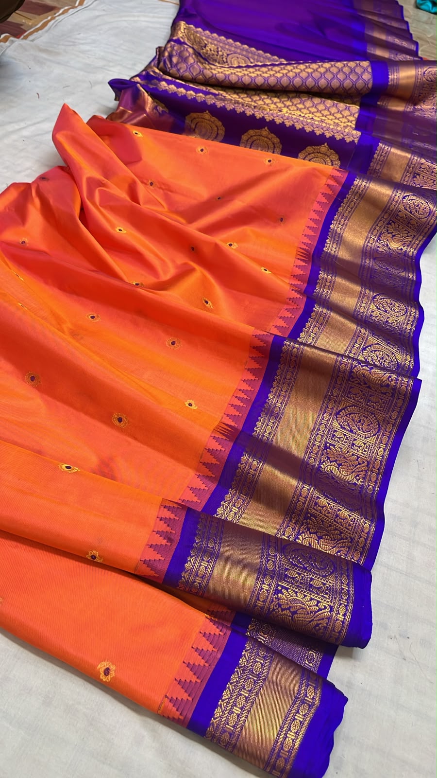 Authentic handwoven pure silk Gadwal