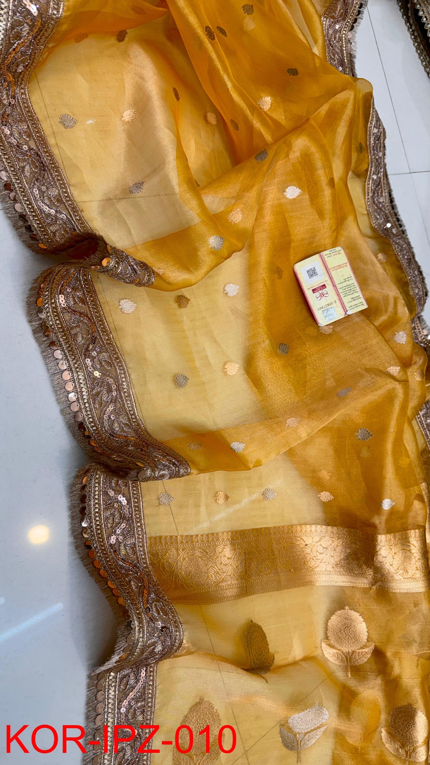 Aarativika | Banarasi Tissue Silk Saree