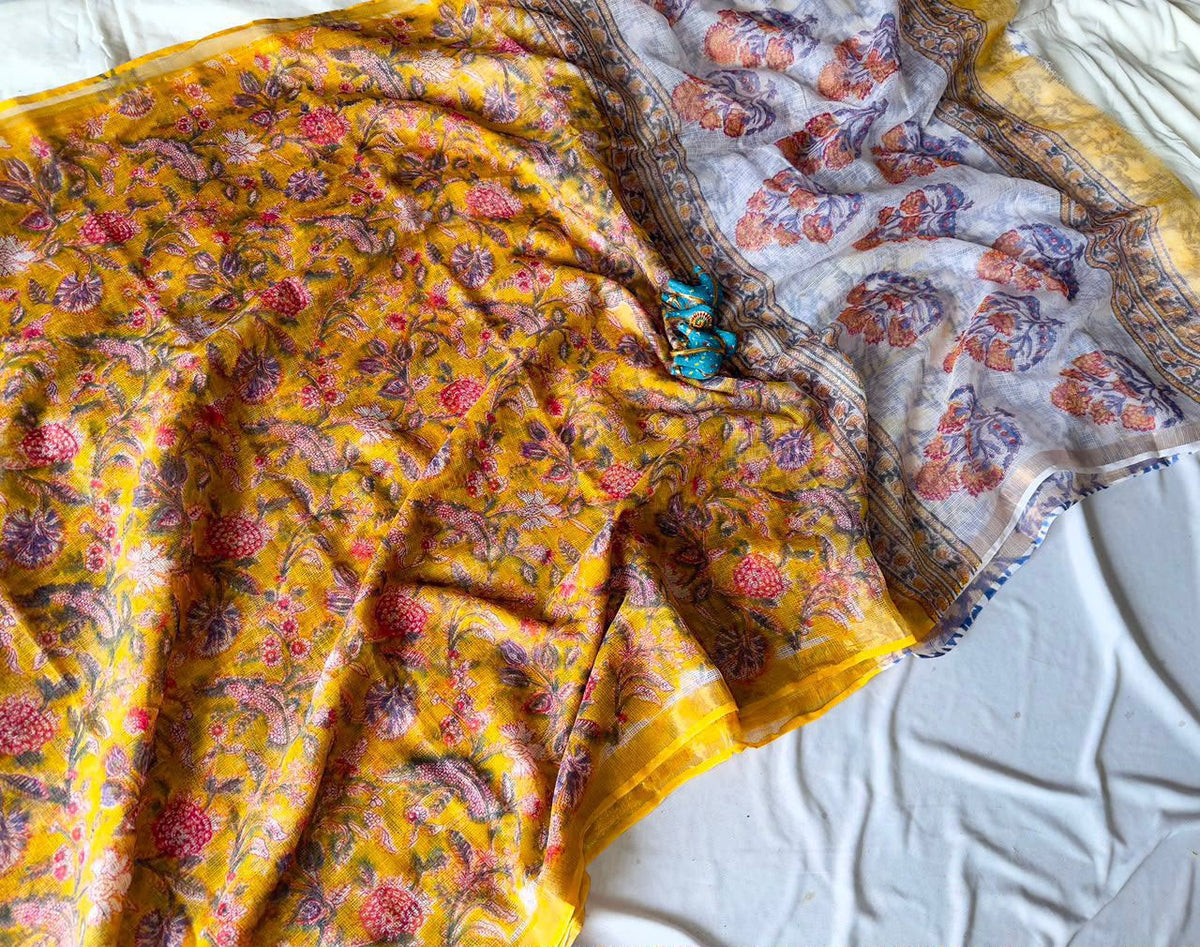 Summer special collection
Vanaspati ajark print
🥻🥻🥻🥻🥻🥻
Kota saree new collection of Bagru print
New collection Saree Kota Doriya .
Hand made
Block print , Dabu print , Bagru print , vaspati print, ajark prijt
Saree length 5.5 mtr
Blouse. 80cm
Hand block printed