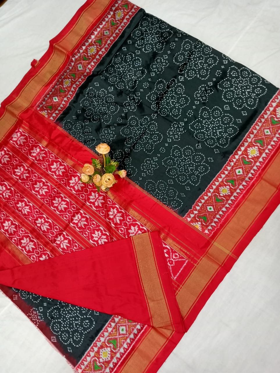 Ipsa | Pochampally Ikkat silk saree