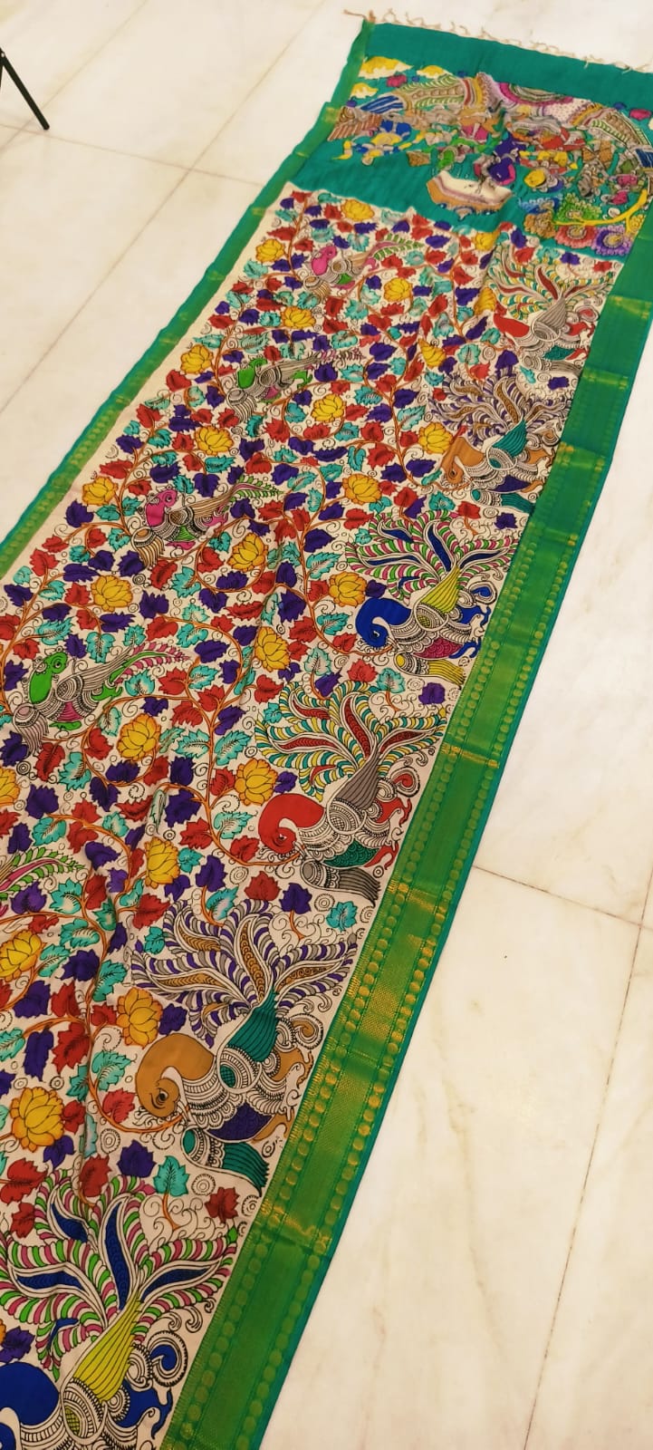 *Mangagiri silk sarees*
*Pen kalamkari sarees*
*Hand drawn hand painted sarees*
🌺🌺🌺🌺🌺🌺🌺
*Length 6.5 mtr*
*Width 44 inch*