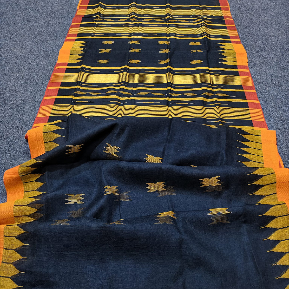 Authentic handloom
monipuri cotton saree
With bp