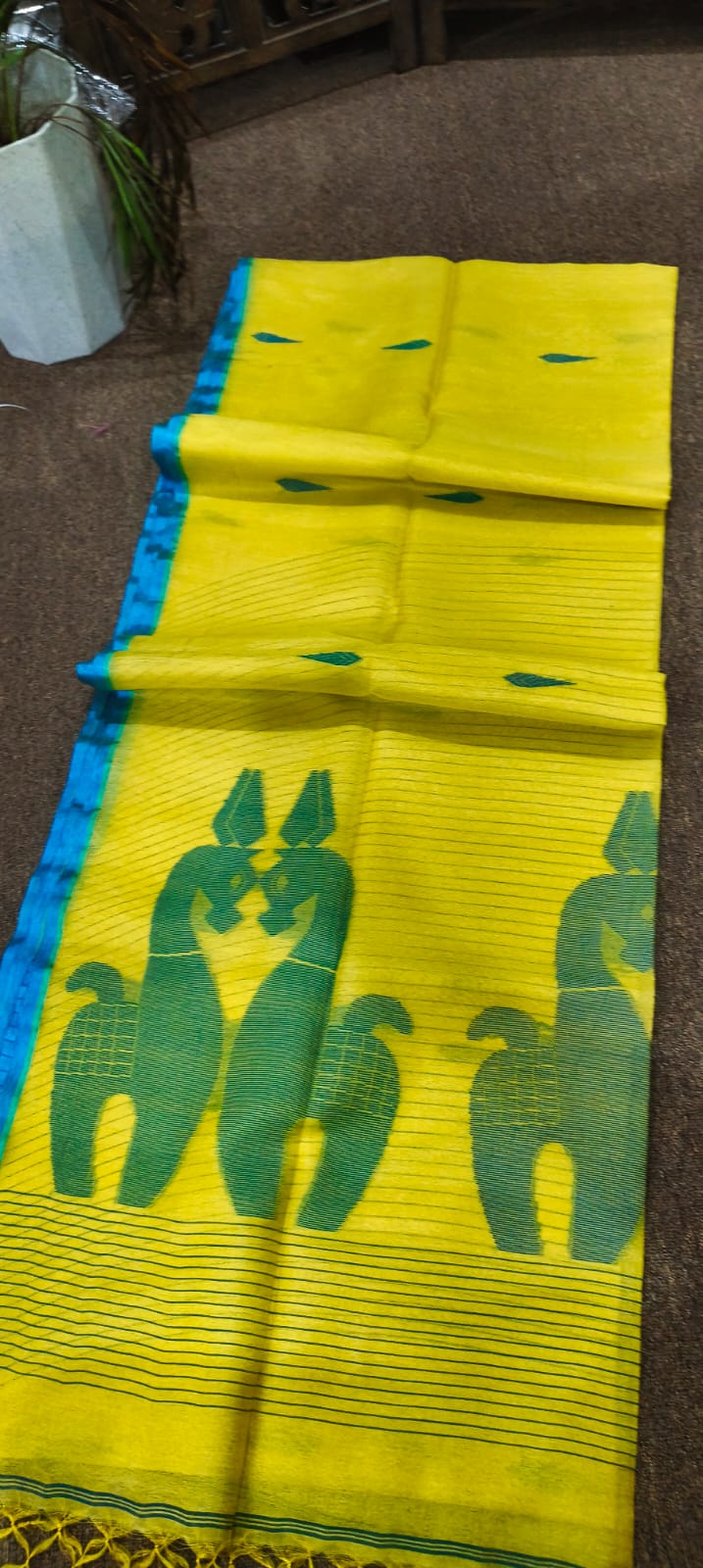 Tissu tussar jamdani
Pure gachi tussar
With bp