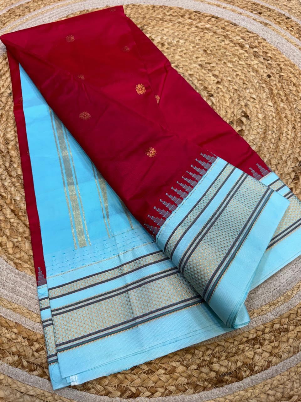 *All New Colours*
*Exclusive silk ilkal saree*
*Pure silk korvai temple border* with *body butta* design superior quality ilkal saree & contrast blouse
6.10mtrs length
Full body pure silk