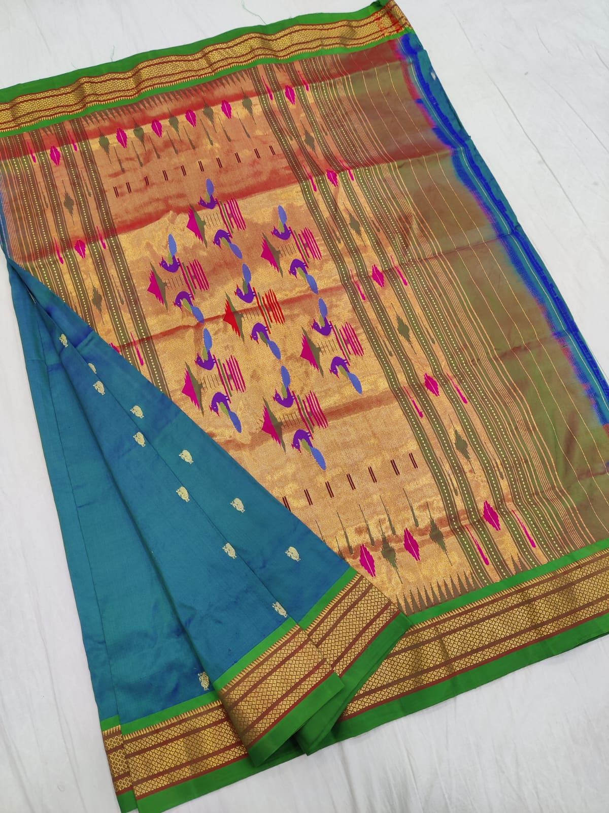 Palzhira | Pure silk handloom Paithani Saree