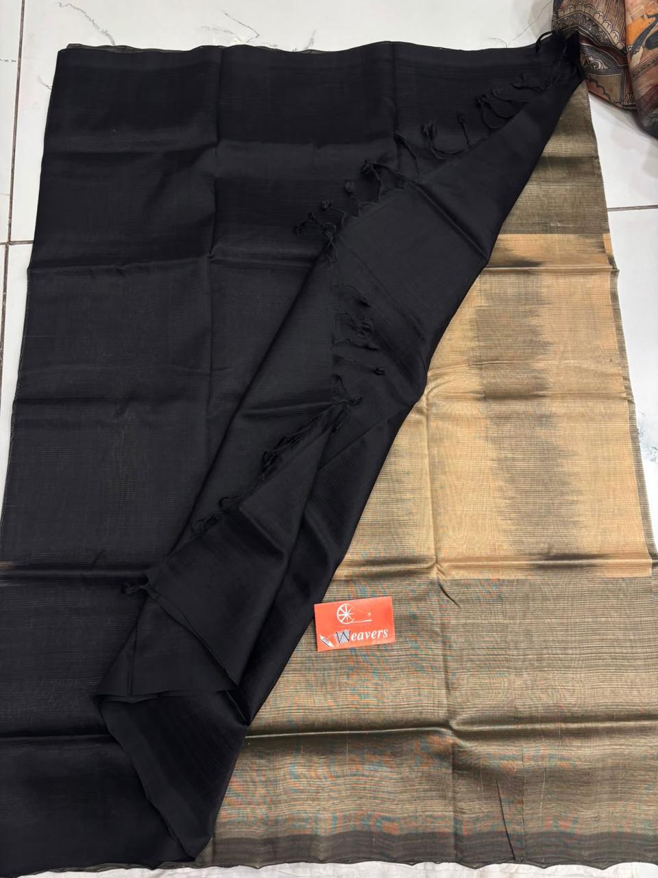 *Pure Handloom Mangalagiri CottonSilk Saree
*Wholesaree Ikkat Design
*Without Zari Border
*Contrast Pallu Blouse