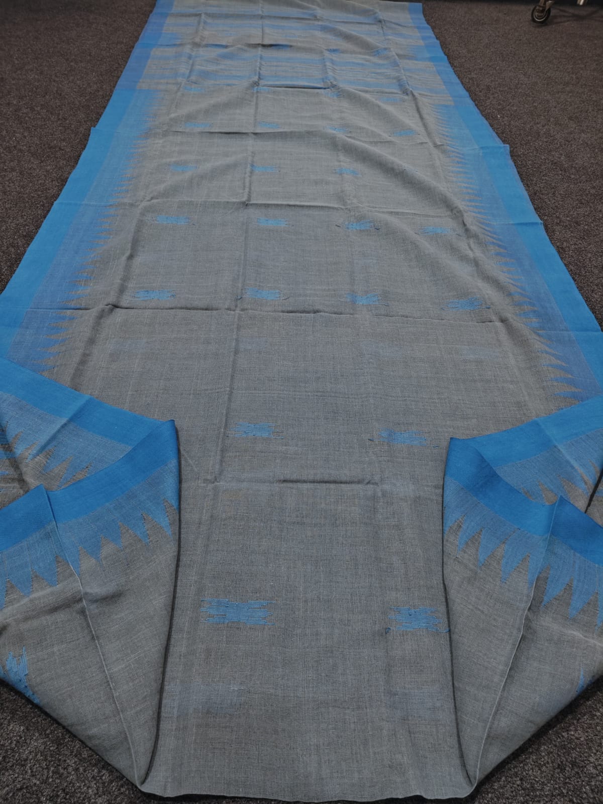 Authentic handloom
monipuri cotton saree
With bp