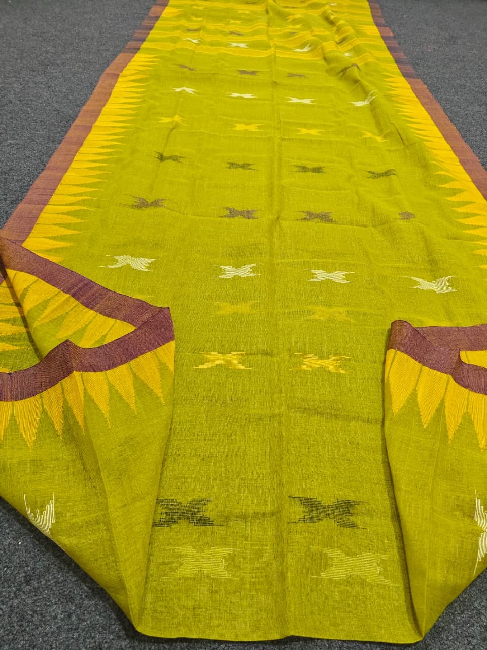Authentic handloom
monipuri cotton saree
With bp