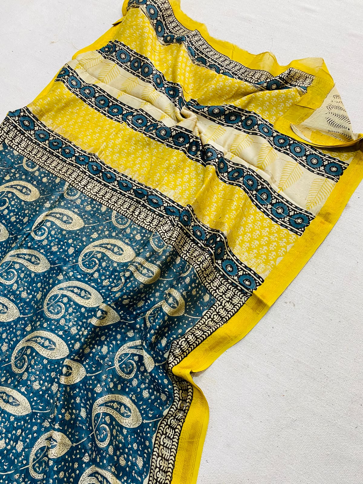 Let’s Wear #ethicallymade✅
🍁Beautifully Crafted Maheshwari Silk Saree collection🍁
Specially Designed in Bagru jahota rapid dabu hand block print
100% Natural Dye
Fabric : Maheshwari Silk
Length : 5.5 Meters
Blouse Piece : 0.90 Meter
