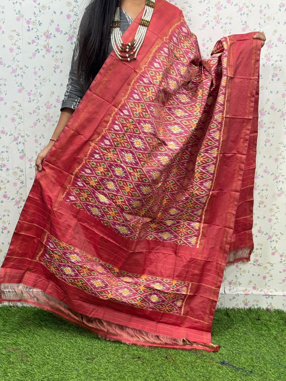 *IKKAT SILK DUPPATA*
*Length: 2.5 meters*
*Height: 36 inches*