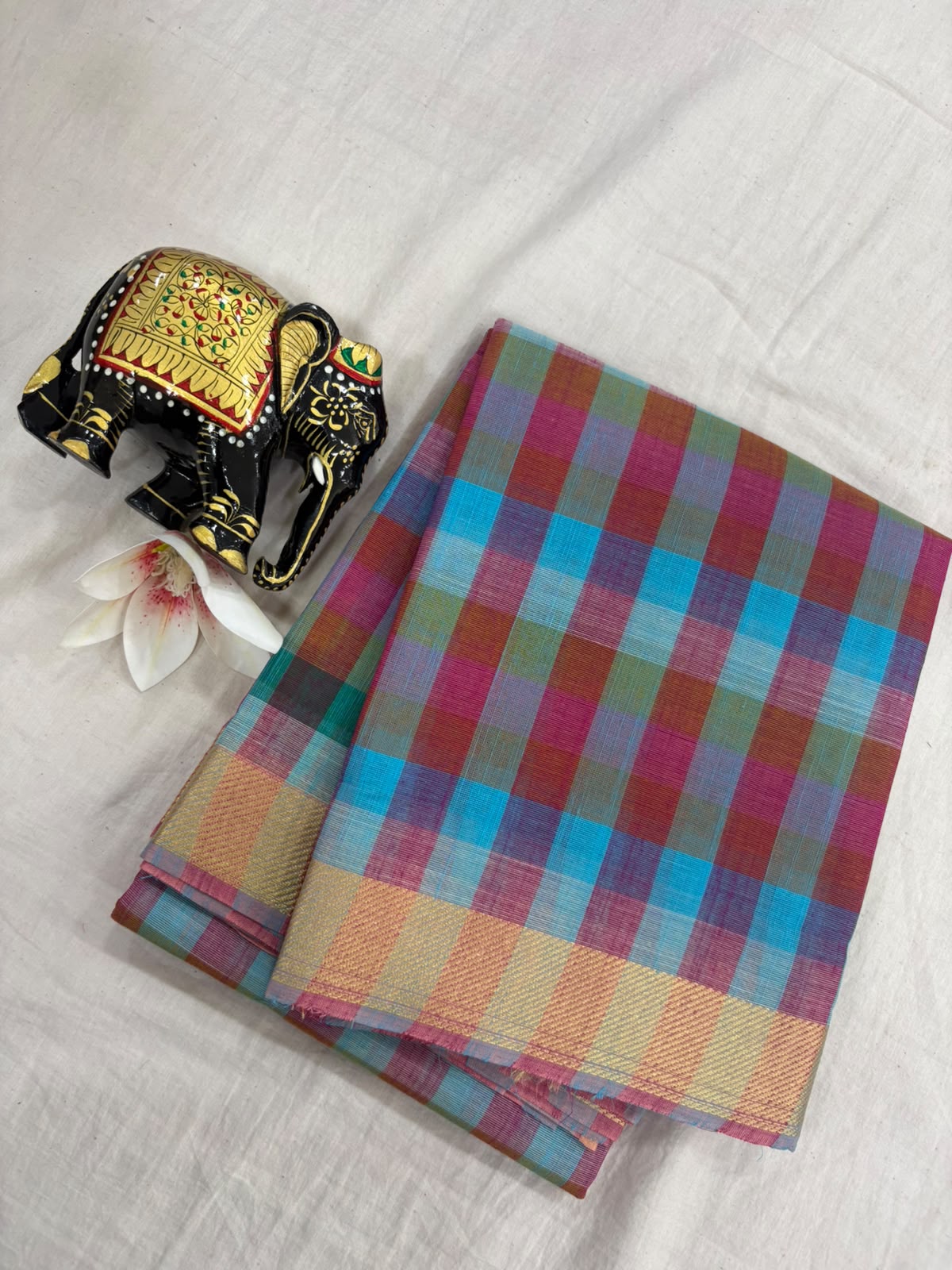 *Pure Mangalagiri Cotton Sarees*
*Saree Allover Multi Colour Checks*
*Pallu and Blouse Contrast*