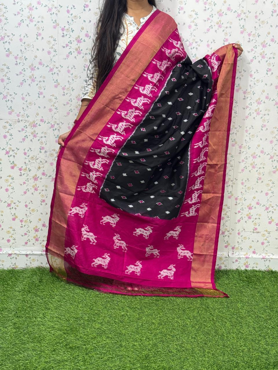 *IKKAT SILK DUPPATA*
*Length: 2.5 meters*
*Height: 36 inches*