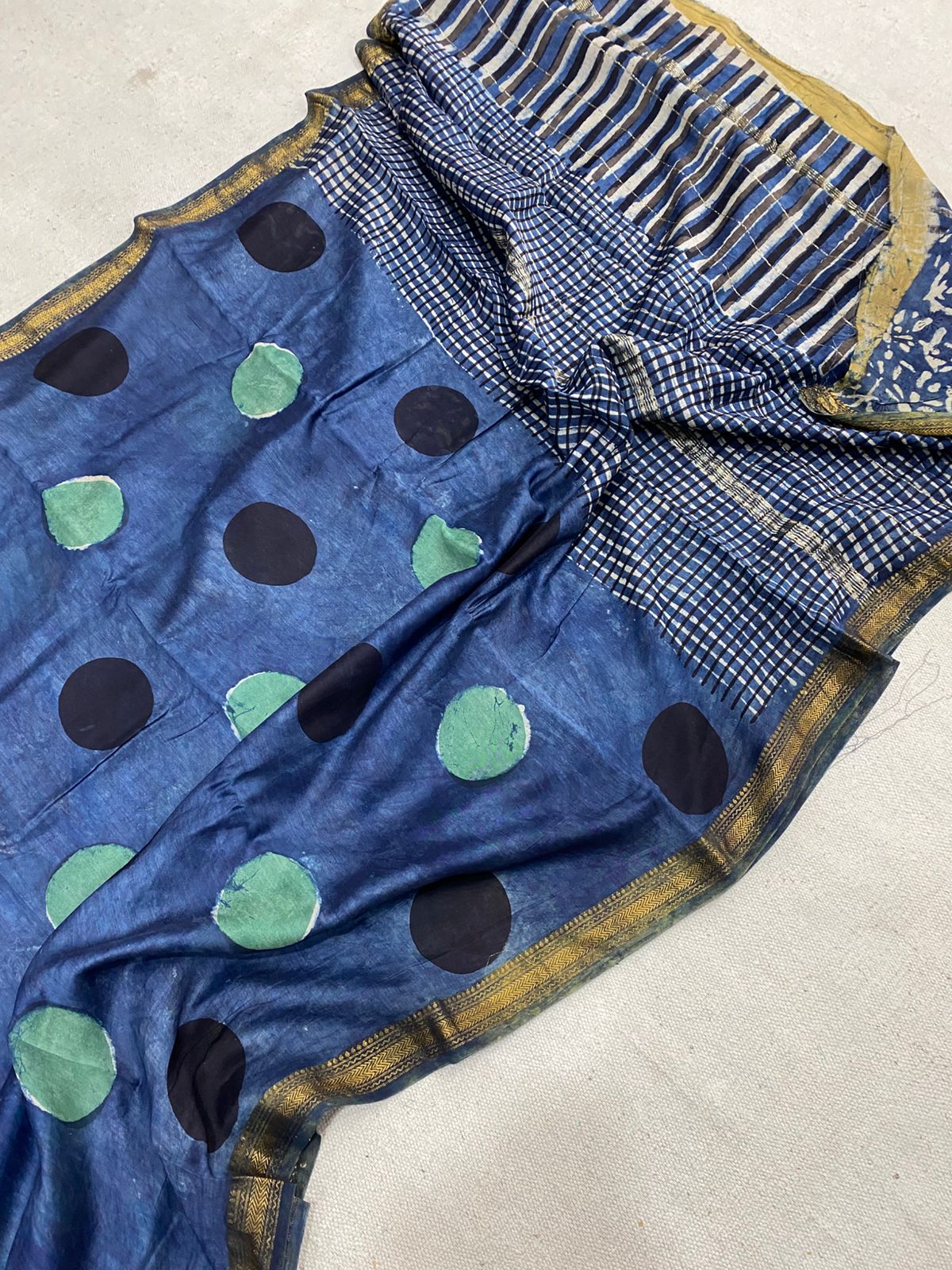 Let’s Wear #ethicallymade✅
🍁Beautifully Crafted Maheshwari Silk Saree collection🍁
Specially Designed in Bagru jahota rapid dabu hand block print
100% Natural Dye
Fabric : Maheshwari Silk
Length : 5.5 Meters
Blouse Piece : 0.90 Meter