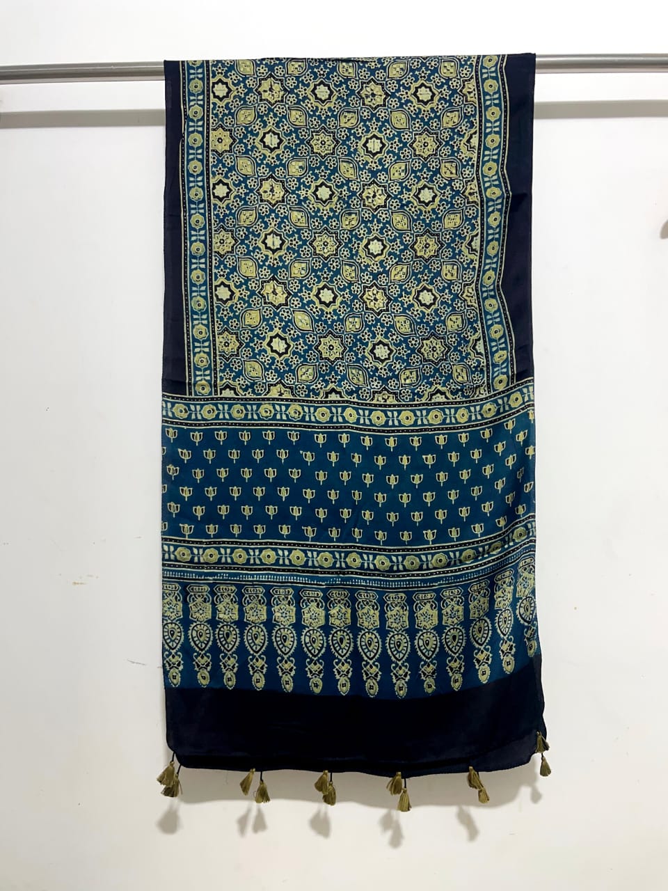 Anika | Ajrakh Stole