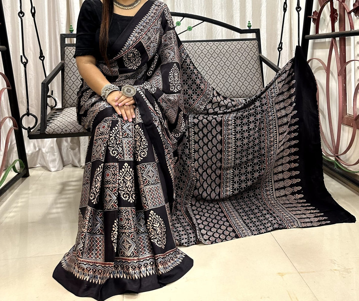 🥻 Pure Modal Silk Saree 🥻
🏕️ Natural / Vegetable Dyeing with Ajrakh Hand-Block Print
📦 All pics available
🎨 New colours / new patterns added 6.50...Full saree ..45..with