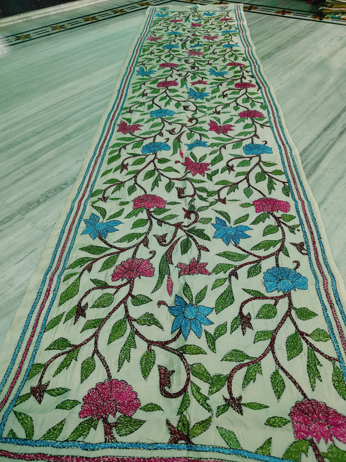 These are Tussar Slik kantha stoles
Length 2.15/2.2 meter ( Approx)
Bohor 22' (Approx)