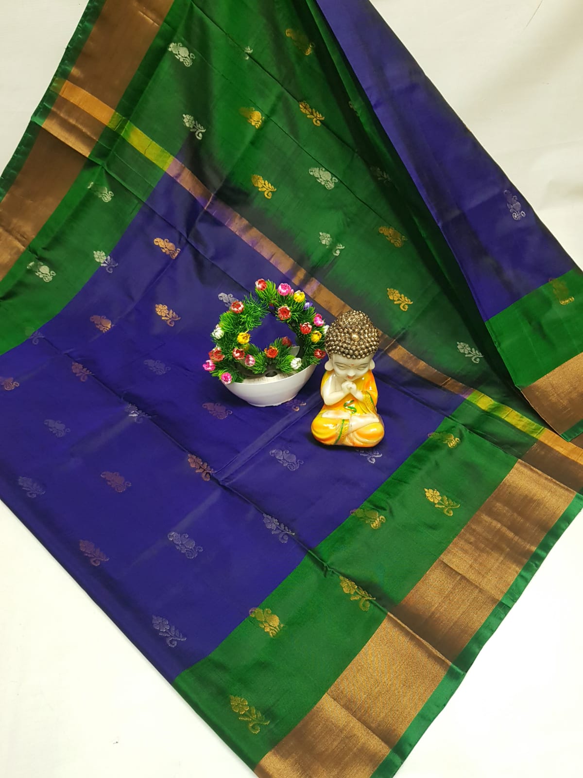 Uzella | Uppada Pattu Saree