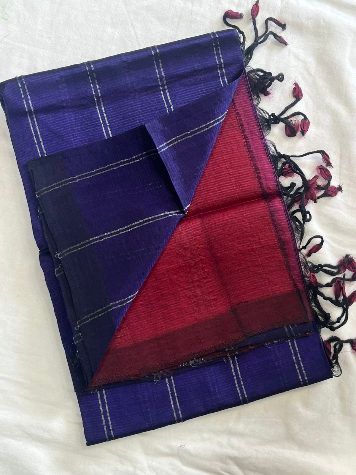 **Material **:- Mangalagiri handloom pattu by cotton
**Model **:- all-over zari lines model sarees
Contrast zari lines pallu & blouse