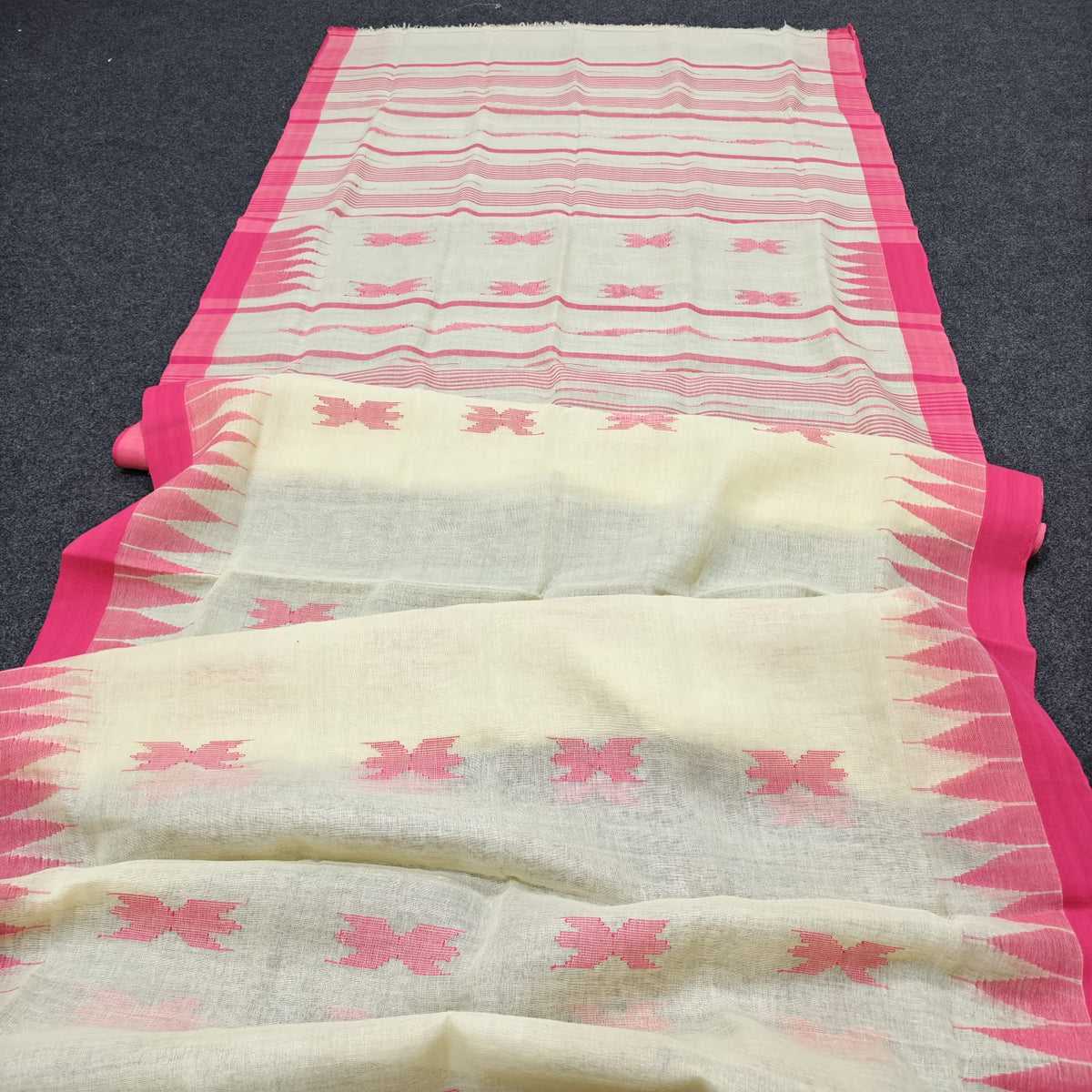 Authentic handloom
monipuri cotton saree
With bp