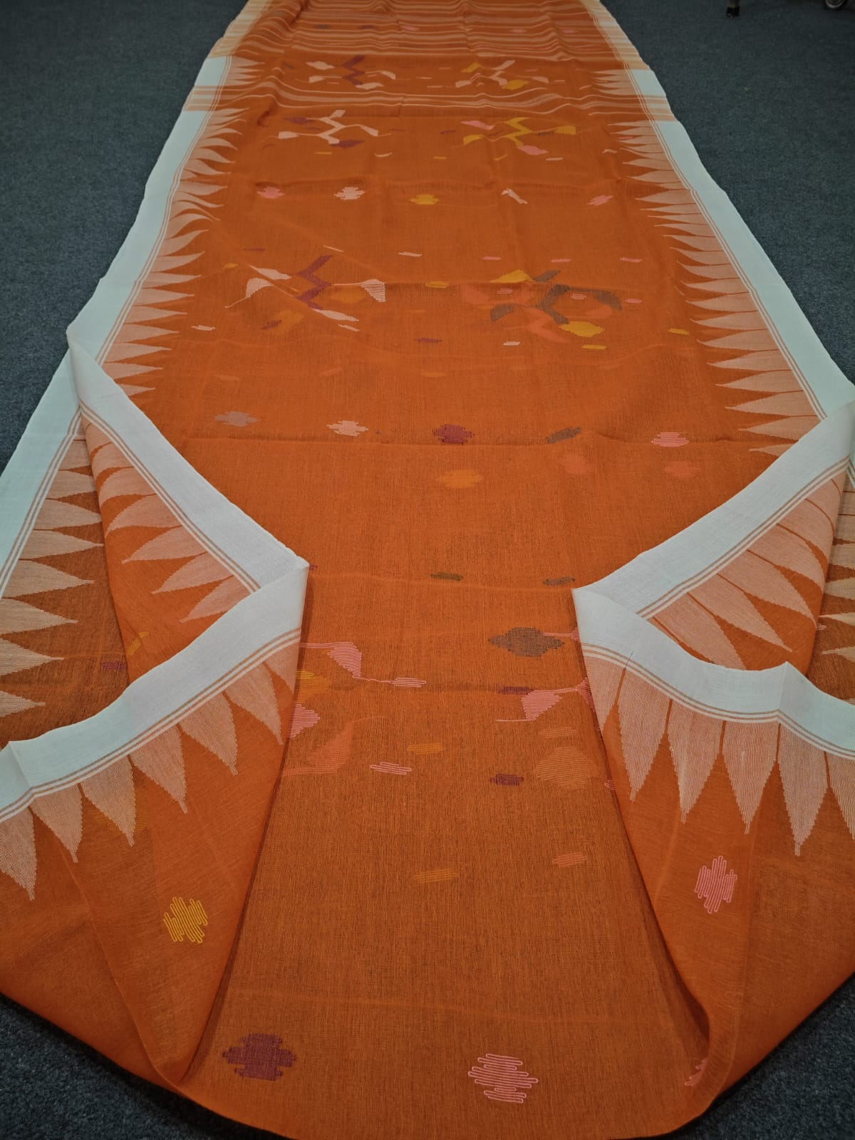 Authentic handloom
monipuri cotton saree
With bp